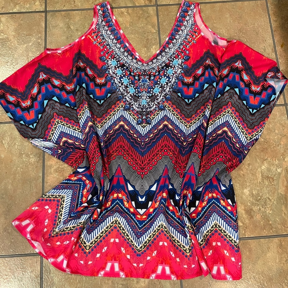 Avenue Red and Blue Graphic Tunic with 3/4 Sleeves